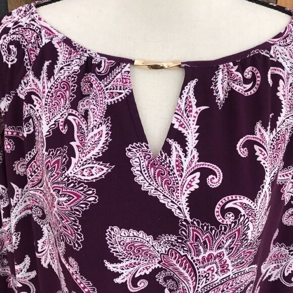 ROZ and ALI tunic top with gold accent hardware - Picture 5 of 5